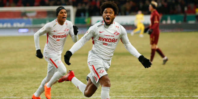 Луис Адриано