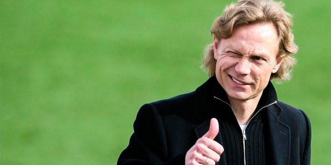 Валерий Карпин