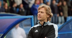 Валерий Карпин