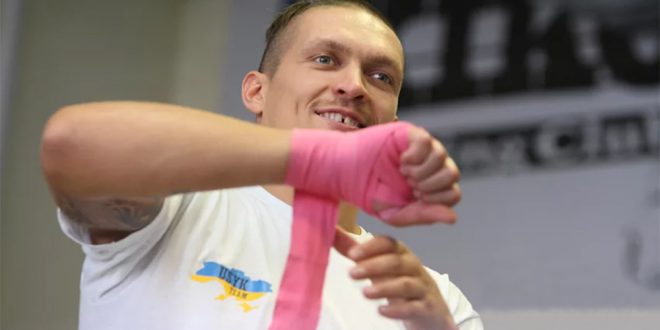 Александр Усик