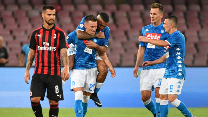 Милан Наполи