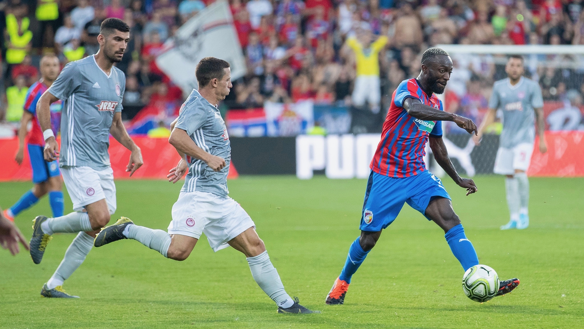 Олимпиакос Виктория