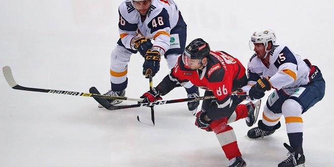 Прогноз и ставка на игру Континентальной хоккейной лиги «Металлург» — «Авангард»