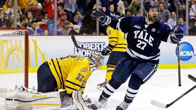 Боб Маккюн студ хоккей